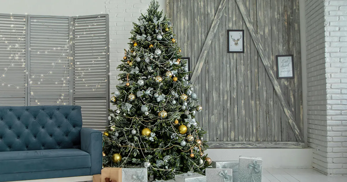 fenyő vagy műfenyő